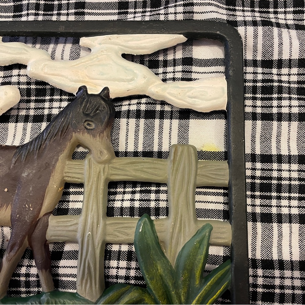 Vintage Large Hand Panted Cast Iron Horse Foal Fenced Pasture Trivet Hot Plate - Picture 4 of 7